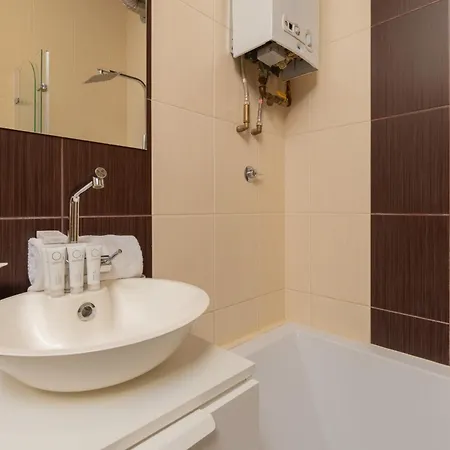 公寓 Cozy Batalionow Chlopskich In By Renters 格丁尼亚